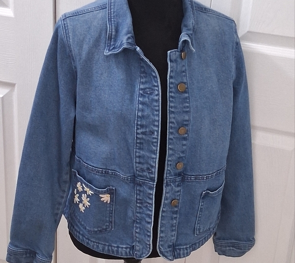 Universal Thread Jackets & Blazers - Blue Denim Jacket with Floral Embroidery        Size L